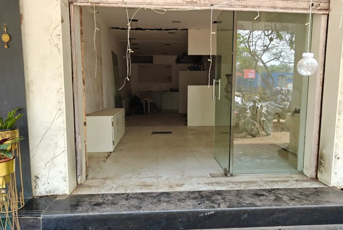 Bhoomi Classic Showroom rental opp Inorbit mall Malad West