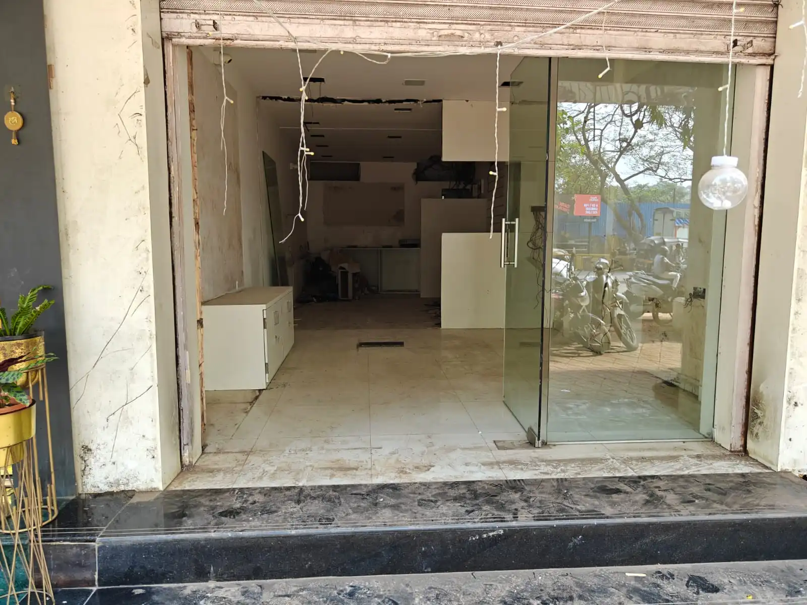 Bhoomi Classic Showroom rental opp Inorbit mall Malad West