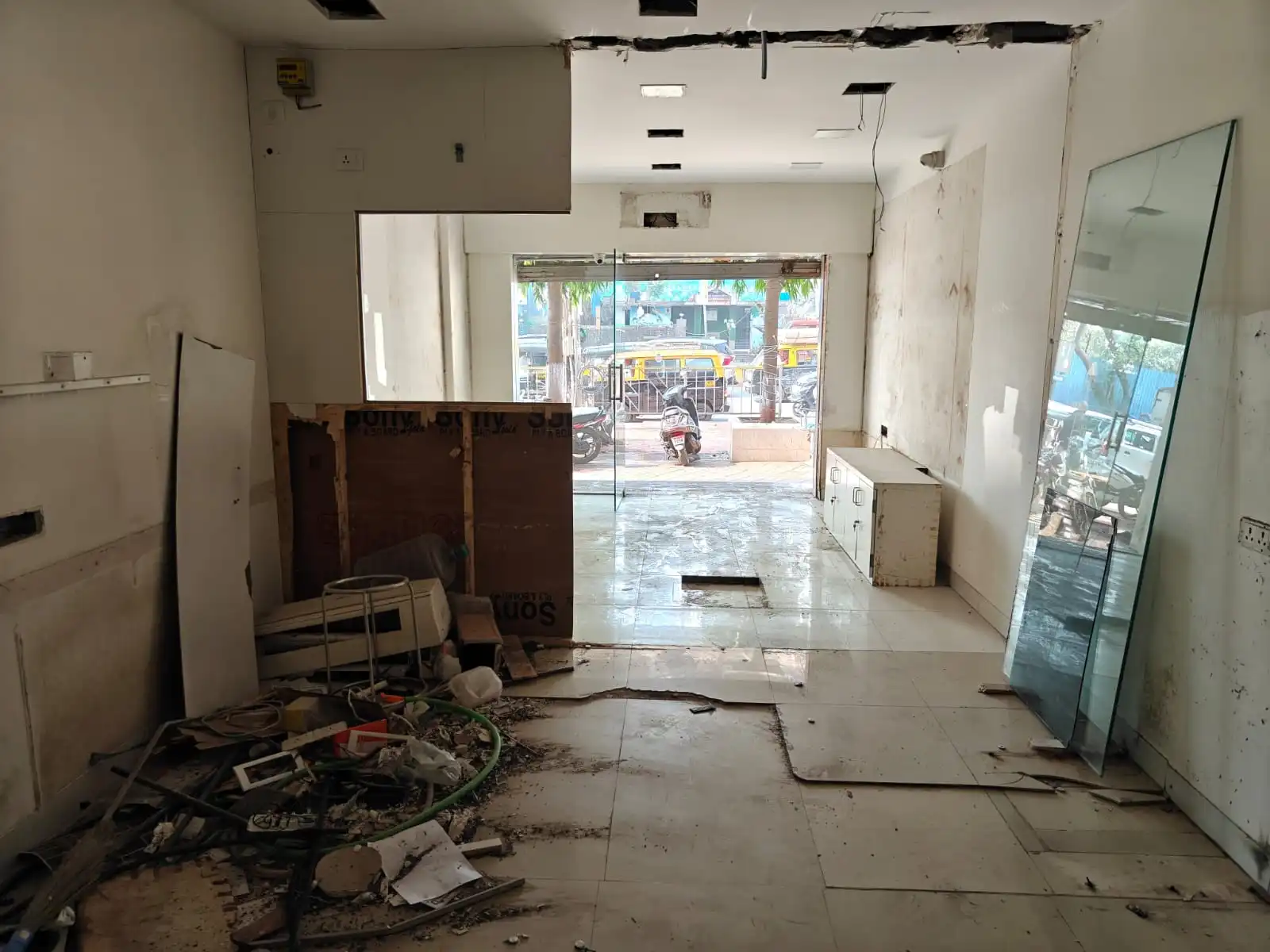 Bhoomi Classic Showroom rental opp Inorbit mall Malad West