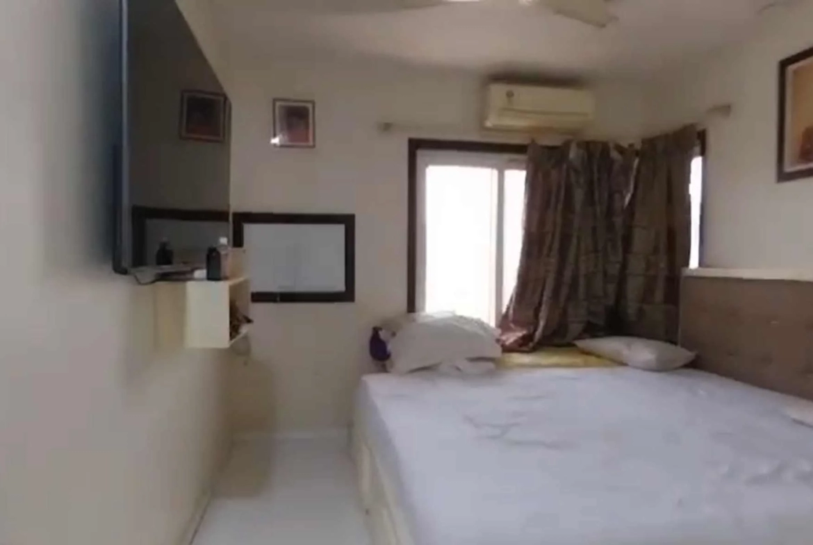 Flat on Rent Malad West Opp Infinity Mall China Link (1)