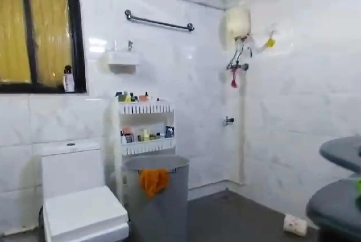 Flat on Rent Malad West Opp Infinity Mall China Link (1)