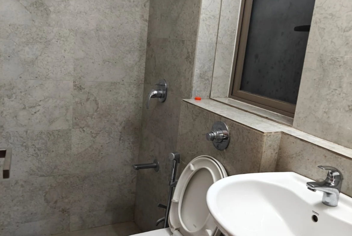 1 BHK Flat for Rent in Sheth Irene, Malad West