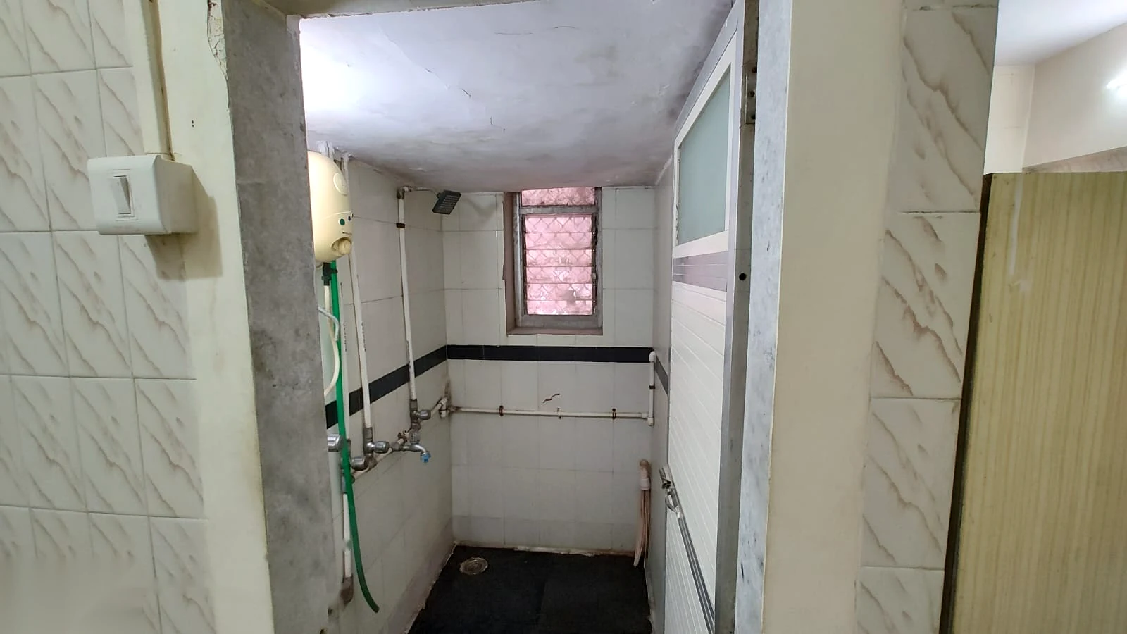 1 BHK Semi Furnished Flat for Rent in Shree Shiv Kirti, Malad West
