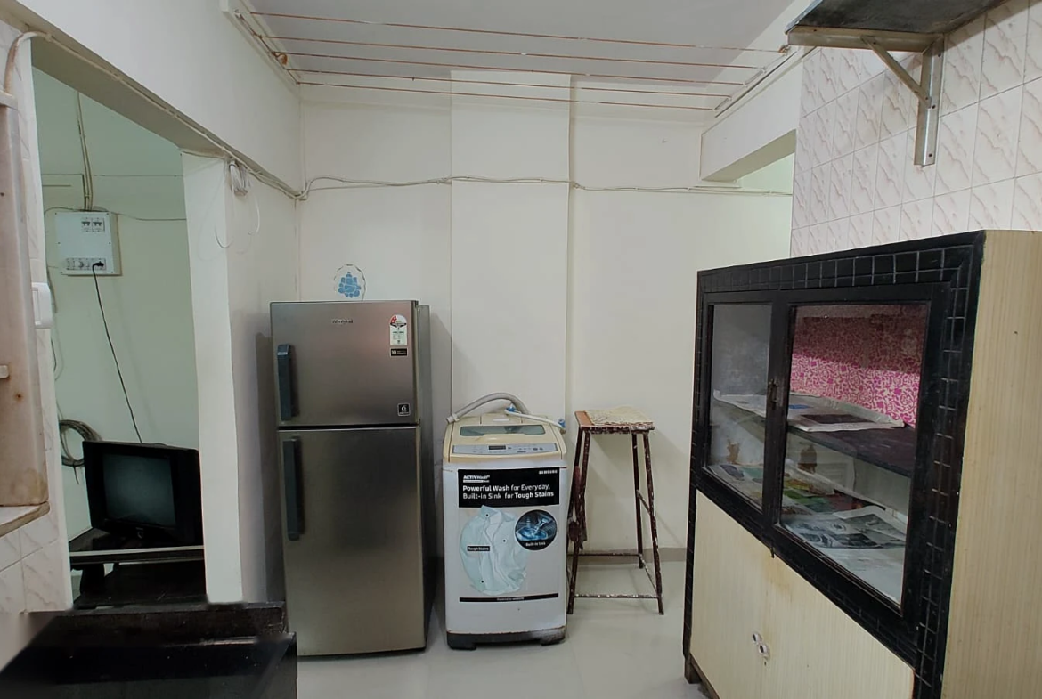 1 BHK Semi Furnished Flat for Rent in Shree Shiv Kirti, Malad West